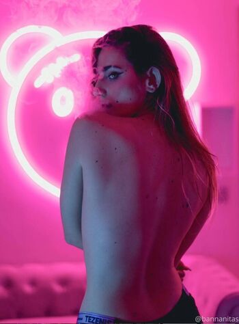Anna Linares