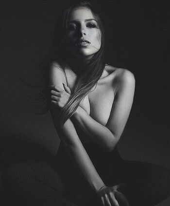 anna.nyzovaya Leaked Nude OnlyFans (Photo 19)