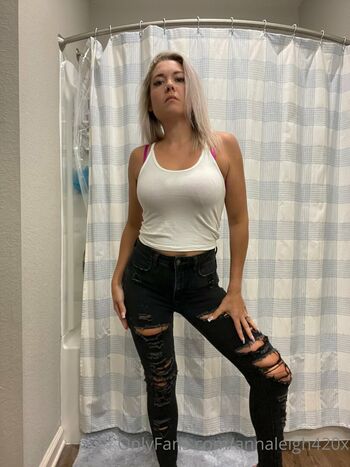 AnnaLeigh420x