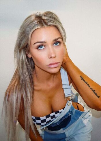 annalisemishler Leaked Nude OnlyFans (Photo 23)