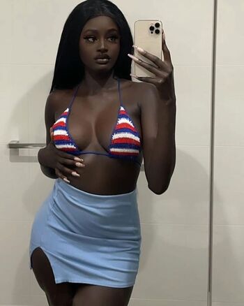 Anyang Deng Leaked Nude OnlyFans (Photo 16)