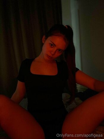 apofigeaa Leaked Nude OnlyFans (Photo 40)