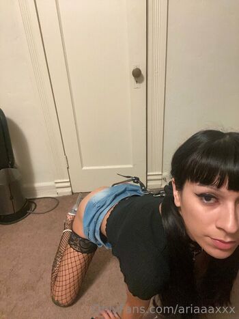 ariaaaxxx Leaked Nude OnlyFans (Photo 6)