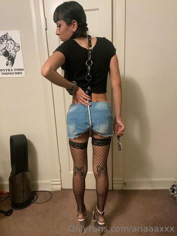 ariaaaxxx Leaked Nude OnlyFans (Photo 9)