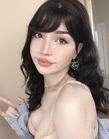 Ariana Angels Leaked Nude OnlyFans (Photo 1)