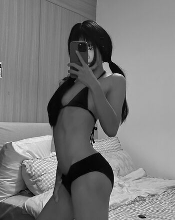 Arihienna Leaked Nude OnlyFans (Photo 18)