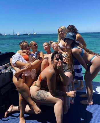 Arlea Leaked Nude OnlyFans (Photo 3)