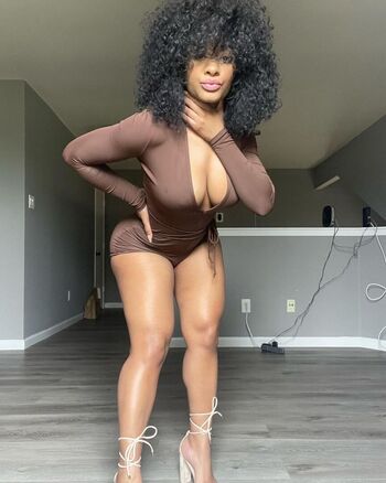 ashaughnfitness Leaked Nude OnlyFans (Photo 2)
