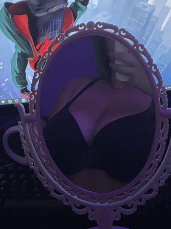 Ashl00 Leaked Nude OnlyFans (Photo 2)