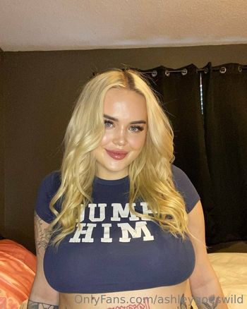ashleygoeswild Leaked Nude OnlyFans (Photo 1)