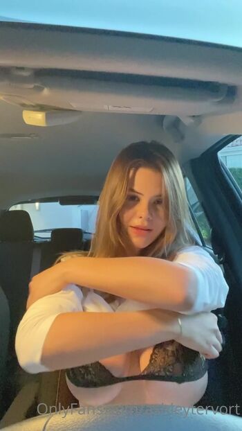 ashleytervort Leaked Nude OnlyFans (Photo 69)