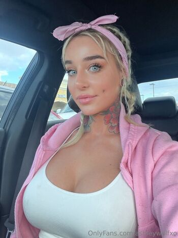 ashleywolfxo