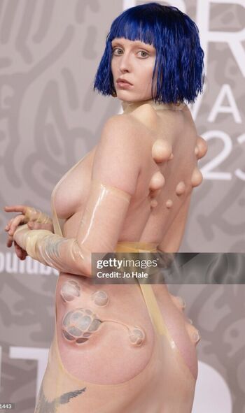 Ashnikko Leaked Nude OnlyFans (Photo 8)