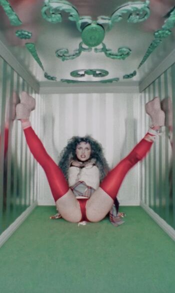 Ashnikko Leaked Nude OnlyFans (Photo 32)