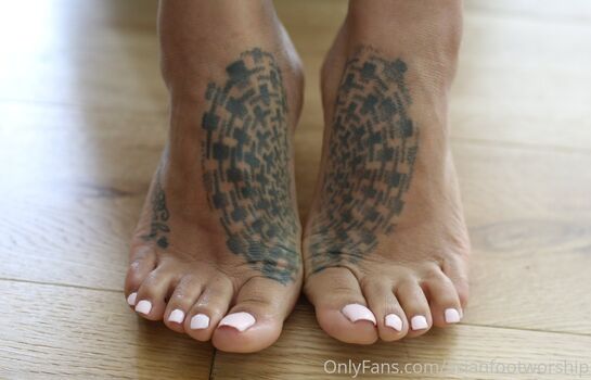 asianfootworship