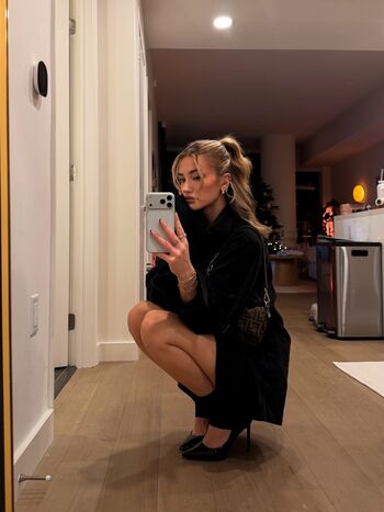 AstaBush Leaked Nude OnlyFans (Photo 8)