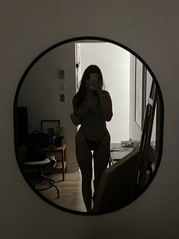 astridgreen Leaked Nude OnlyFans (Photo 1)