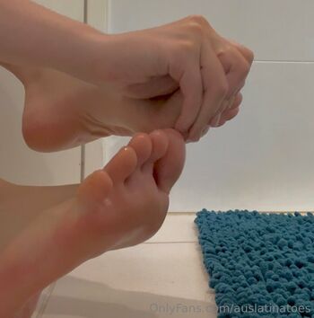 auslatinatoes Leaked Nude OnlyFans (Photo 19)