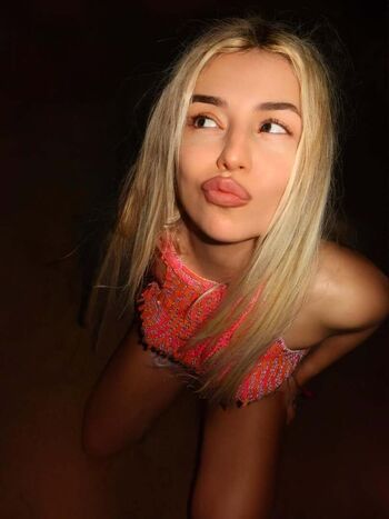 Ava Max Leaked Nude OnlyFans (Photo 669)