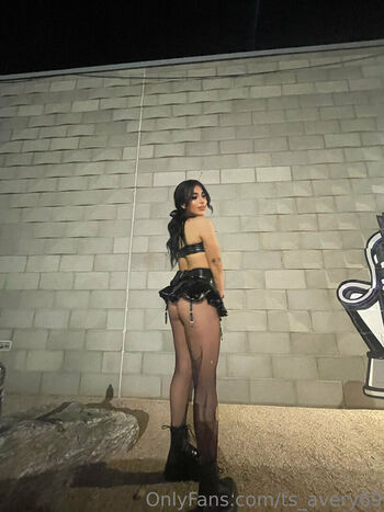 averylustx Leaked Nude OnlyFans (Photo 24)