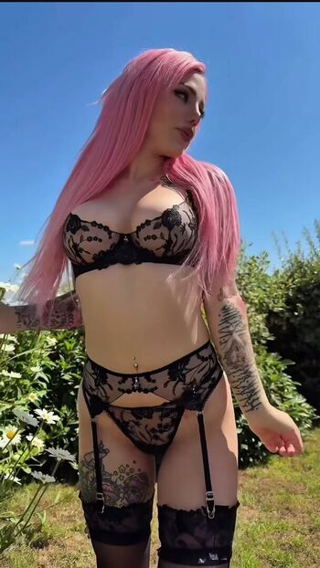 averyofficial Leaked Nude OnlyFans (Photo 8)