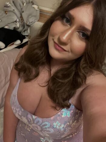 aviannanemback Leaked Nude OnlyFans (Photo 2)
