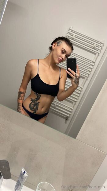 bae_mia Leaked Nude OnlyFans (Photo 12)