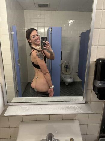 Batmanduh Leaked Nude OnlyFans (Photo 17)