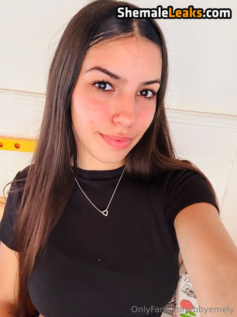 bbyemely Nude OnlyFans (Photo 1)