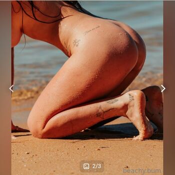 beachy.bum Leaked Nude OnlyFans (Photo 9)