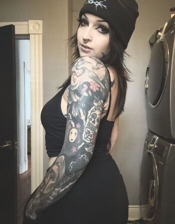 beepbat Leaked Nude OnlyFans (Photo 1)