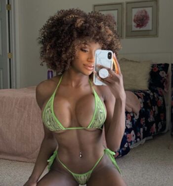 Belinda Lakumi Leaked Nude OnlyFans (Photo 13)
