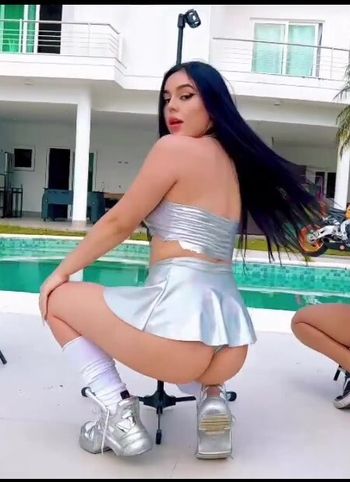 Bella Angel Dezoitou Leaked Nude OnlyFans (Photo 5)