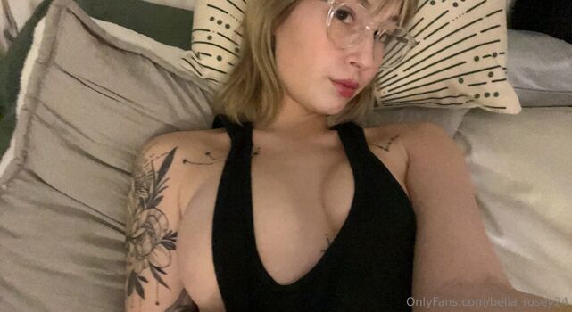 bella_rosey24 Leaked Nude OnlyFans (Photo 3)