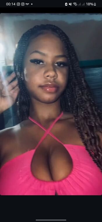 Bellazx_s Leaked Nude OnlyFans (Photo 2)
