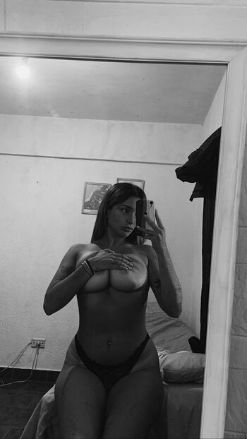 belonly Leaked Nude OnlyFans (Photo 18)