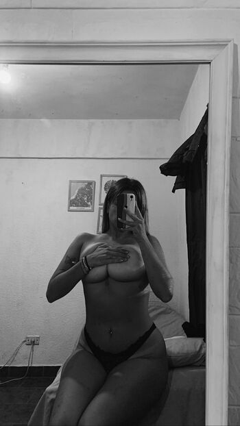 belonly Leaked Nude OnlyFans (Photo 19)