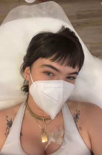 Benee Leaked Nude OnlyFans (Photo 8)