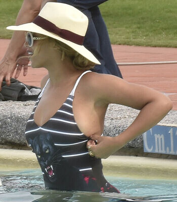 Beyoncé Leaked Nude OnlyFans (Photo 6)