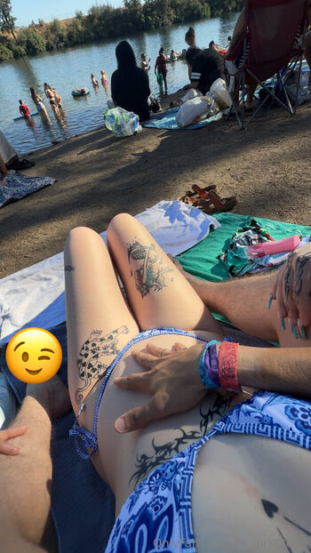 bi_girl42069 Leaked Nude OnlyFans (Photo 2)
