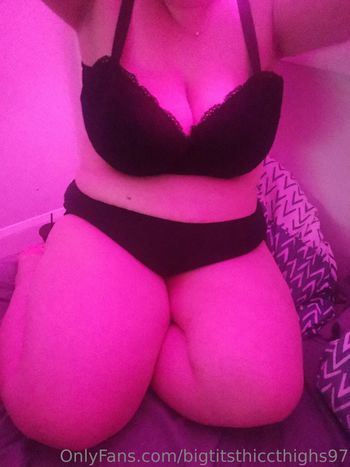 bigtitsthiccthighs97 Leaked Nude OnlyFans (Photo 21)