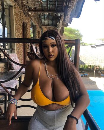 Bigtitti3barbie Leaked Nude OnlyFans (Photo 5)