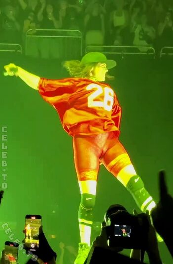 Billie Eilish Leaked Nude OnlyFans (Photo 1590)