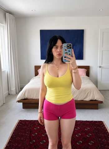 Billie Eilish Leaked Nude OnlyFans (Photo 1621)