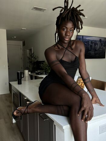 BinaNjikam Leaked Nude OnlyFans (Photo 22)