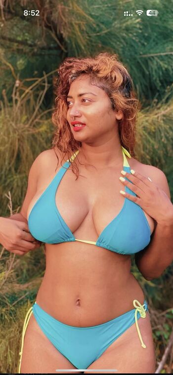 Blessy Silvaster Leaked Nude OnlyFans (Photo 15)