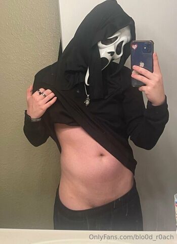 blo0d_r0ach Leaked Nude OnlyFans (Photo 46)