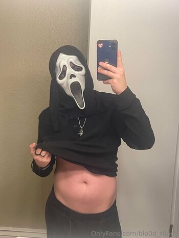 blo0d_r0ach Leaked Nude OnlyFans (Photo 47)