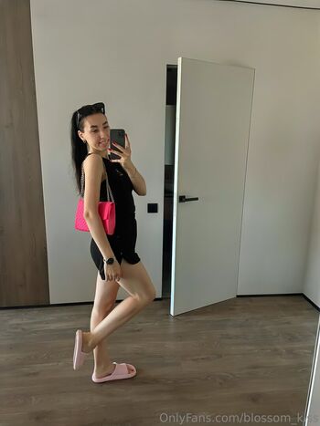 blossom_kiss Leaked Nude OnlyFans (Photo 15)