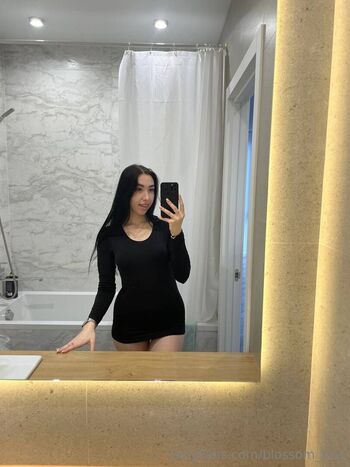 blossom_kiss Leaked Nude OnlyFans (Photo 30)